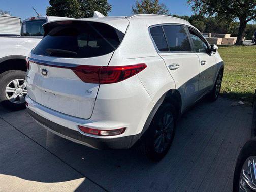 Snow White Pearl 2019 Kia Sportage EX