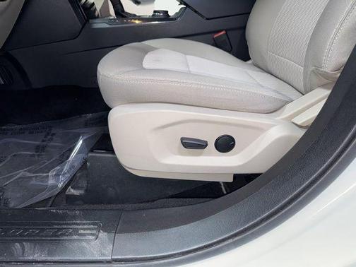 Oxford White 2019 Ford Explorer Base