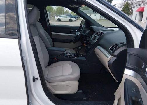 Oxford White 2019 Ford Explorer Base