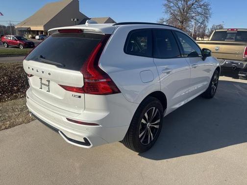 2025 Volvo XC60 B5 Core