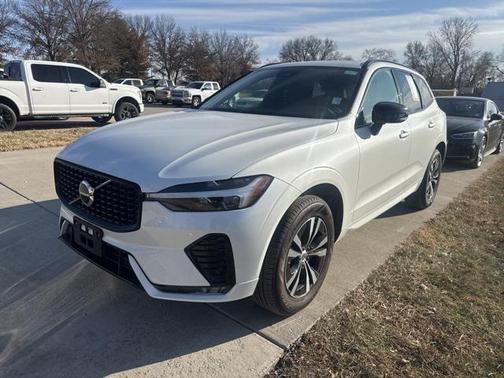 2025 Volvo XC60 B5 Core