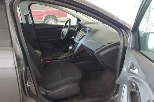 Magnetic 2018 Ford Focus SE