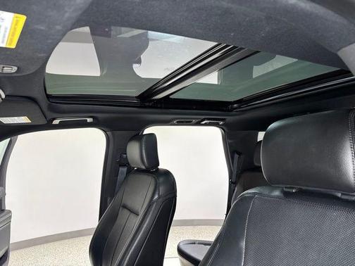 Oxford White 2018 Ford Expedition XLT