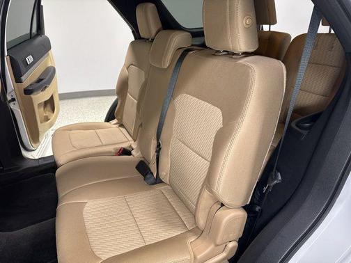 Oxford White 2017 Ford Explorer Base