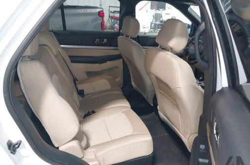 Oxford White 2017 Ford Explorer Base