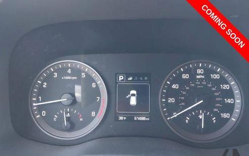 Dazzling White 2018 Hyundai TUCSON SE