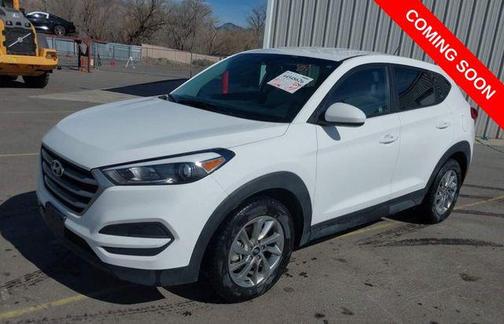 Dazzling White 2018 Hyundai TUCSON SE