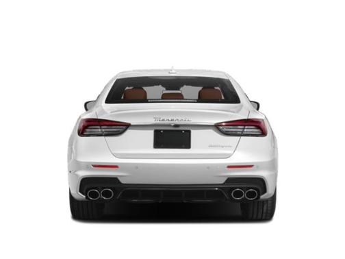 Bianco 2022 Maserati Quattroporte Trofeo