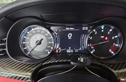 Bianco 2022 Maserati Quattroporte Trofeo