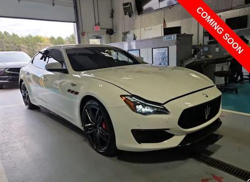 Bianco 2022 Maserati Quattroporte Trofeo