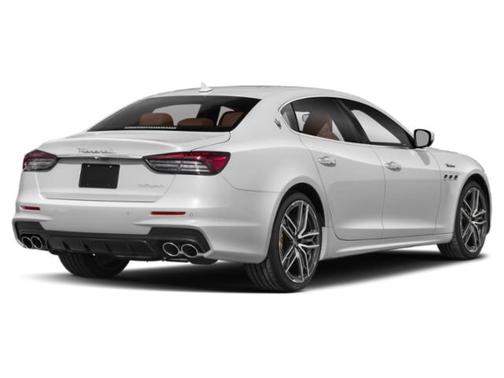 Bianco 2022 Maserati Quattroporte Trofeo
