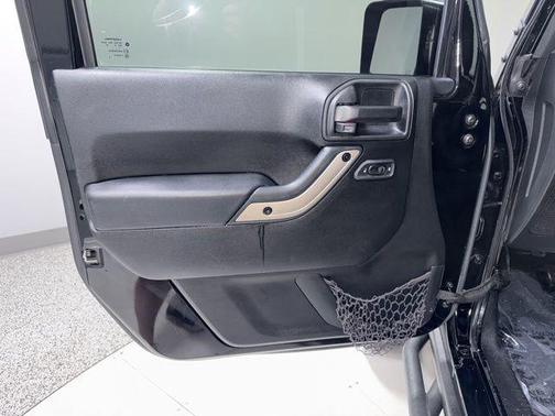 Black Clearcoat 2016 Jeep Wrangler Unlimited Sahara