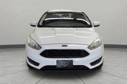 Oxford White 2017 Ford Focus SE