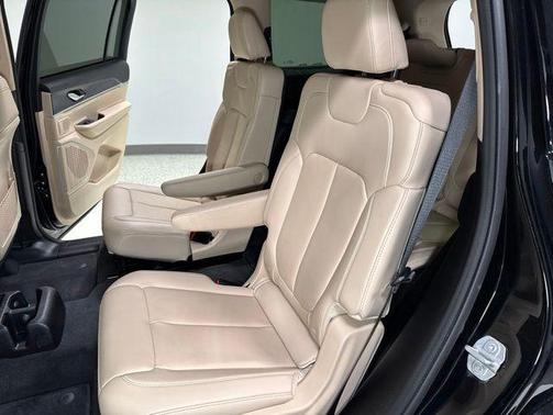Diamond Black Crystal Pearlcoat 2021 Jeep Grand Cherokee L Limited