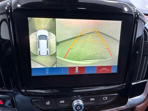 Iridescent Pearl Tricoat 2018 Chevrolet Traverse High Country