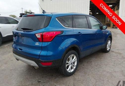 Lightning Blue Metallic 2019 Ford Escape SE