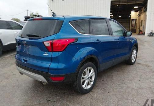 Lightning Blue Metallic 2019 Ford Escape SE