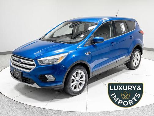 Lightning Blue Metallic 2019 Ford Escape SE