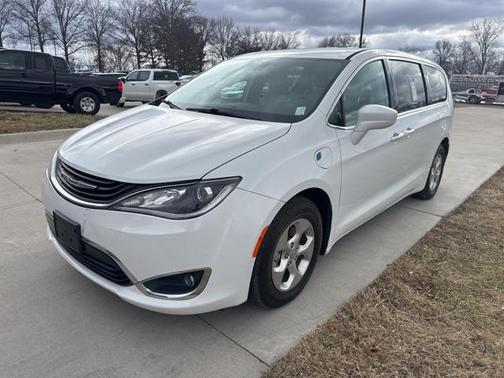 2018 Chrysler Pacifica Hybrid Touring Plus