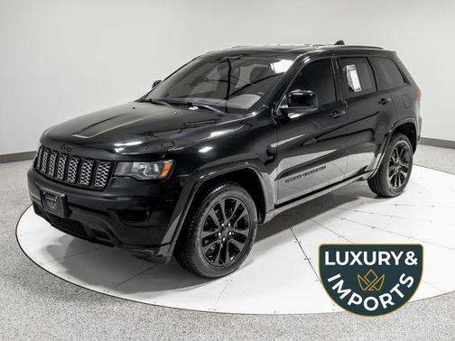Diamond Black Crystal Pearlcoat 2019 Jeep Grand Cherokee Altitude