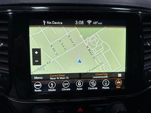 Diamond Black Crystal Pearlcoat 2019 Jeep Grand Cherokee Altitude