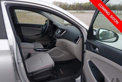 Molten Silver 2018 Hyundai TUCSON SE