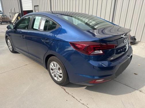 2019 Hyundai ELANTRA SE