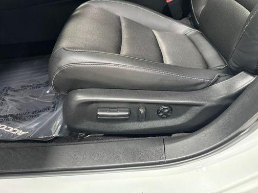 Platinum White Pearl 2022 Honda Accord Sport 1.5T