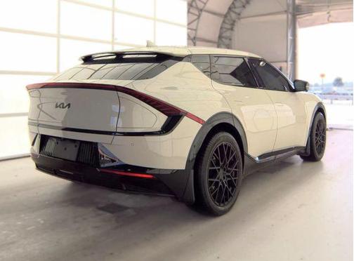 Glacier 2022 Kia EV6 Wind