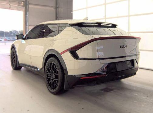 Glacier 2022 Kia EV6 Wind