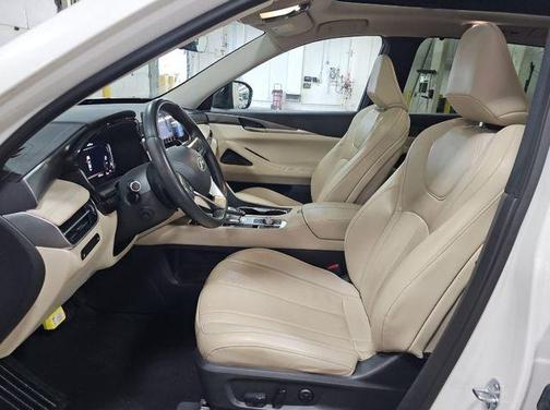 Majestic White 2023 INFINITI QX60 Luxe
