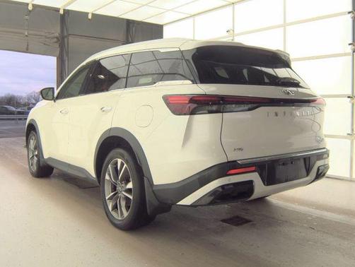 Majestic White 2023 INFINITI QX60 Luxe