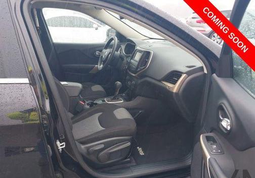 Diamond Black Crystal Pearlcoat 2018 Jeep Cherokee Latitude