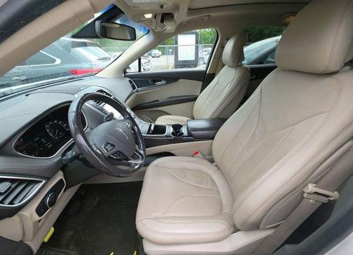 White Platinum Metallic Tri-Coat 2017 Lincoln MKX Reserve