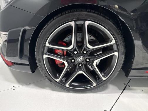 2019 Hyundai Veloster Base