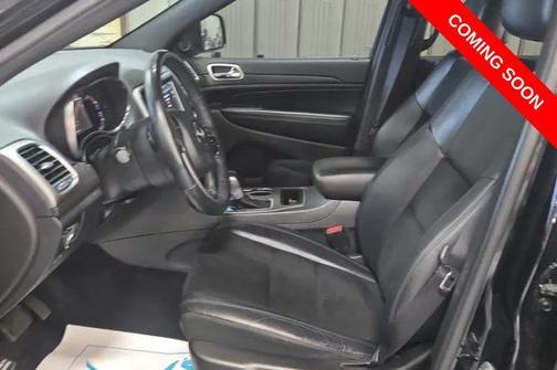 Diamond Black Crystal Pearlcoat 2018 Jeep Grand Cherokee Altitude