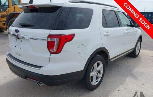 Oxford White 2018 Ford Explorer XLT