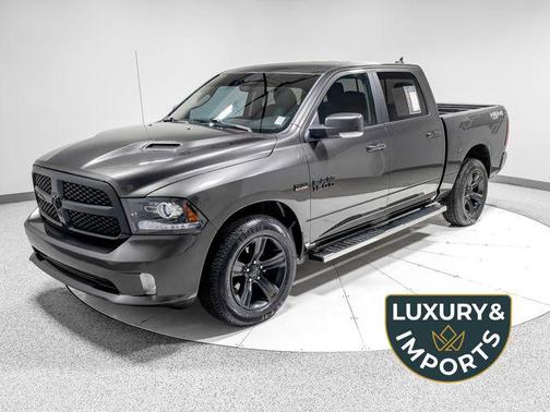 2017 RAM 1500 Night Crew Cab 4x4 5'7' Box