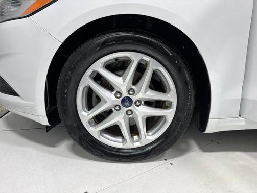 Oxford White 2016 Ford Fusion SE