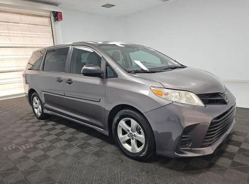 2019 Toyota Sienna SE