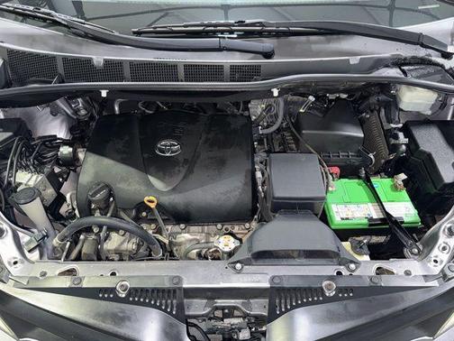 2019 Toyota Sienna SE