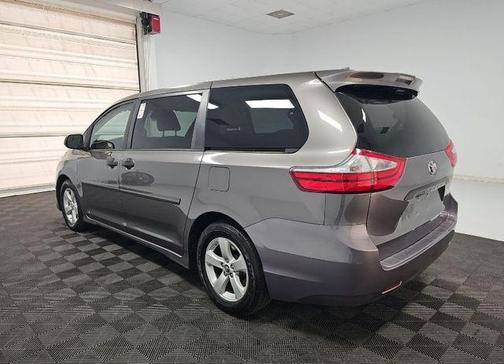 2019 Toyota Sienna SE