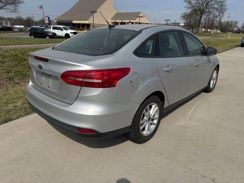 Ingot Silver 2018 Ford Focus SE