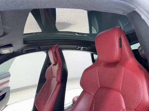 Carrara White Metallic 2022 Porsche Taycan 4S