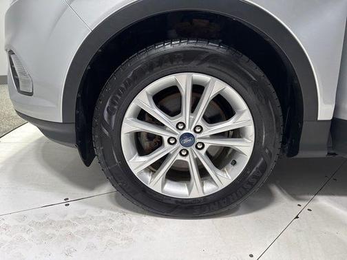 Ingot Silver 2019 Ford Escape SE