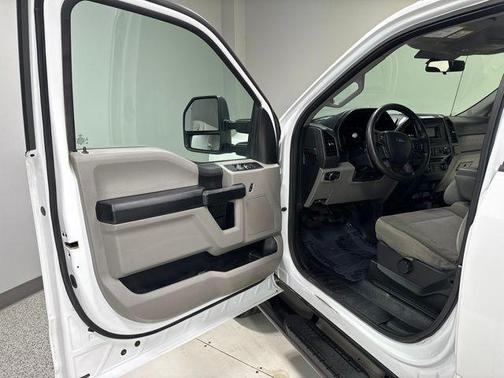 Oxford White 2018 Ford F-350 XL