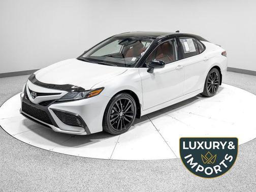 Wind Chill Pearl/Midnight Black Metallic 2023 Toyota Camry XSE