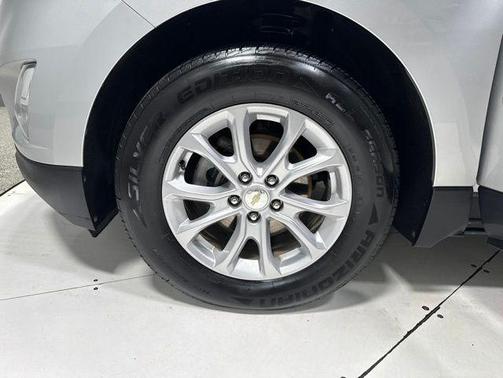 Silver Ice Metallic 2019 Chevrolet Equinox LS