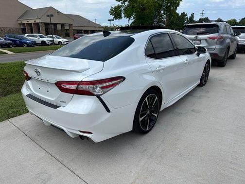 Wind Chill Pearl 2019 Toyota Camry XSE