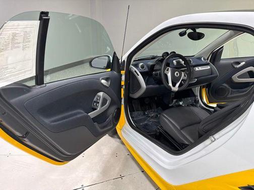 Clear Flame Yellow 2015 smart ForTwo passion